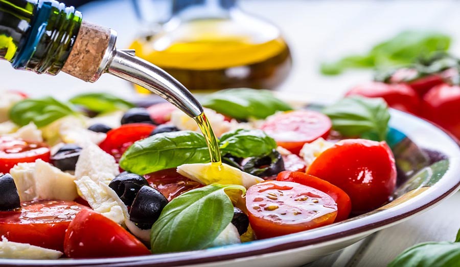 Mediterranean Diet May Reduce Dementia Risk
